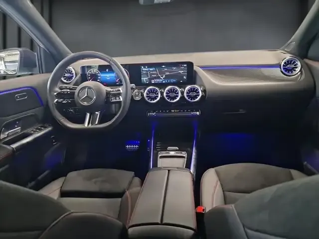 Mercedes-Benz GLA 200