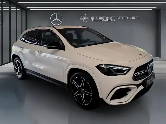 Mercedes-Benz GLA 200