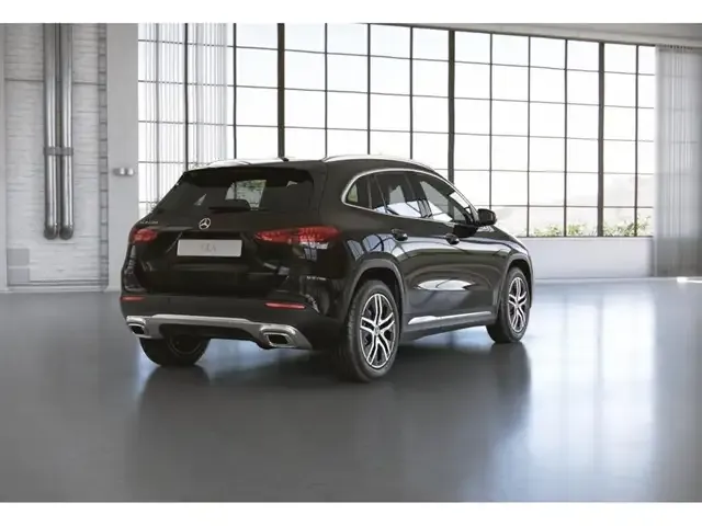 Mercedes-Benz GLA 200