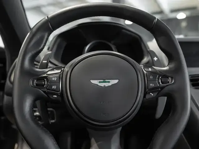 Aston Martin V8