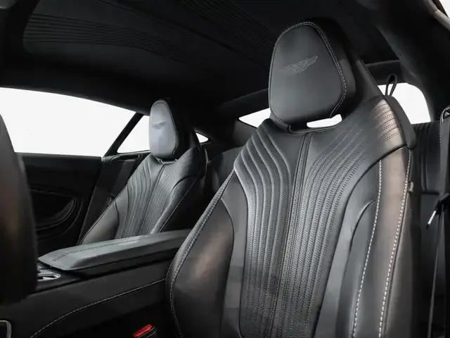 Aston Martin V8