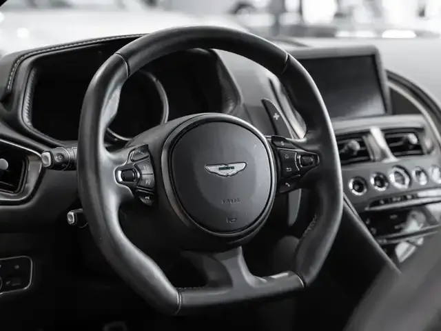 Aston Martin V8
