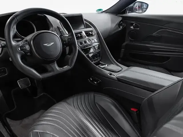 Aston Martin V8