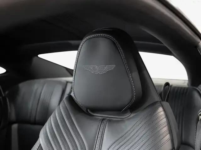 Aston Martin V8