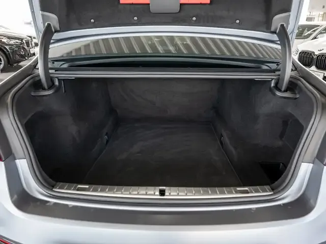 BMW 750