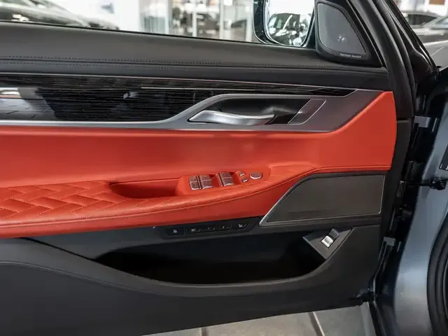 BMW 750