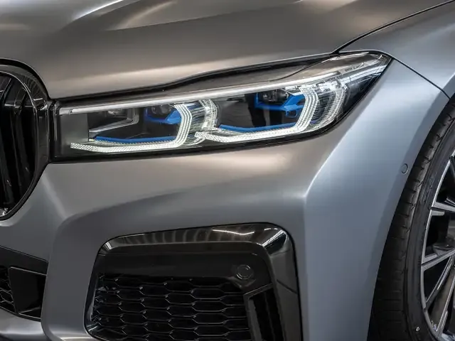 BMW 750