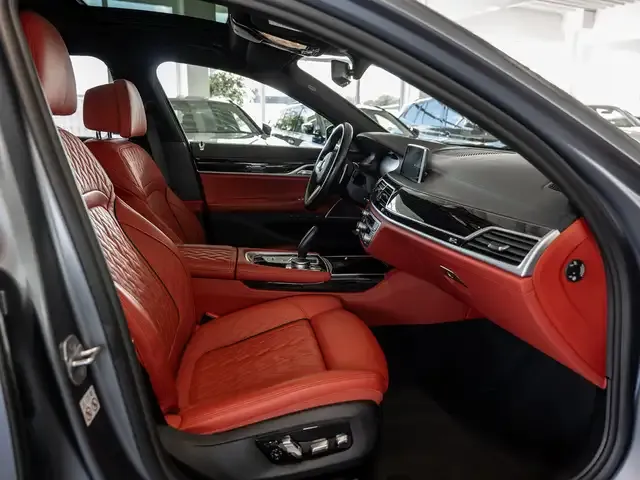 BMW 750