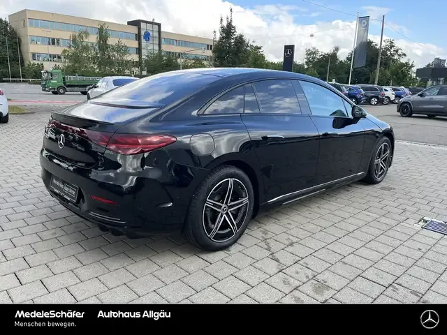 Mercedes-Benz EQE 300