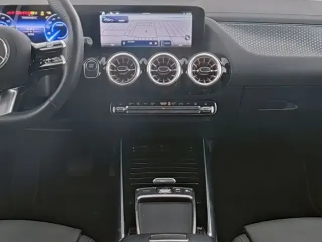 Mercedes-Benz EQA 300