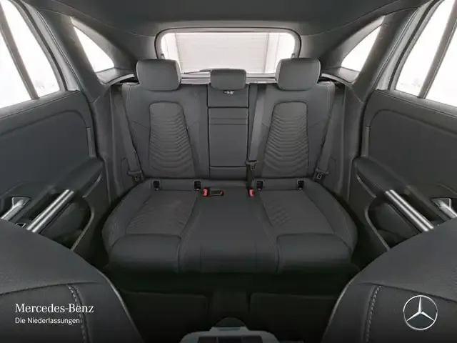Mercedes-Benz EQA 300