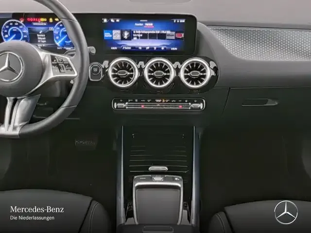 Mercedes-Benz EQA 300