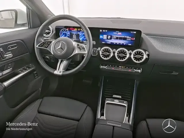 Mercedes-Benz EQA 300