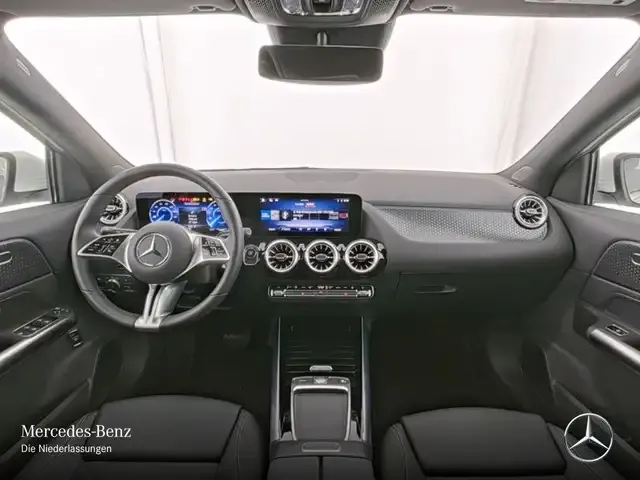 Mercedes-Benz EQA 300