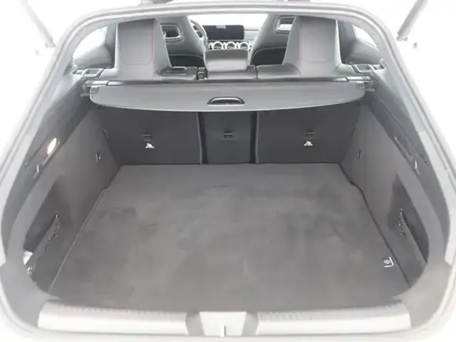 Mercedes-Benz CLA 220