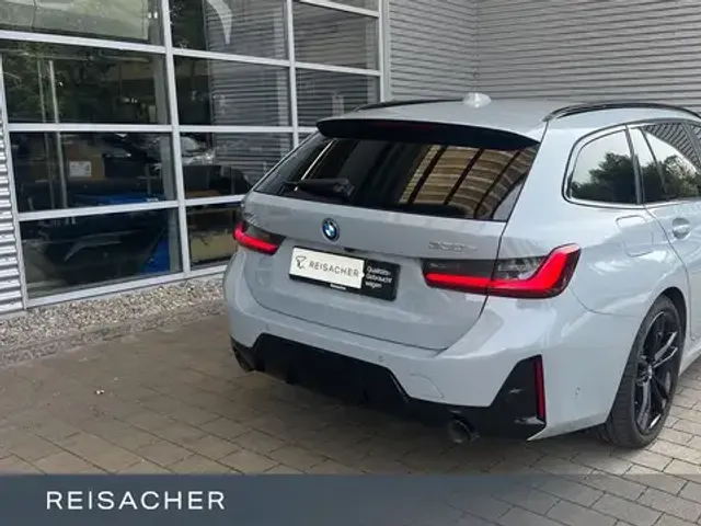 BMW 330