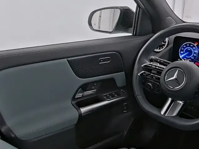Mercedes-Benz EQA 300