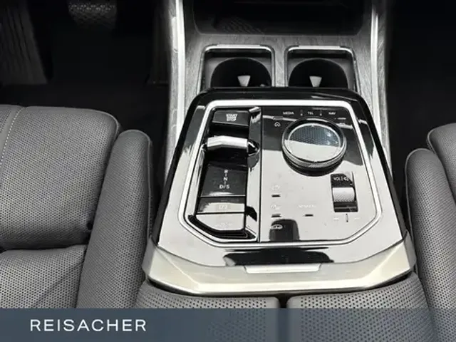 BMW 750