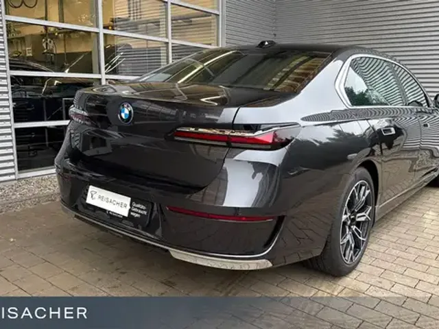 BMW 750