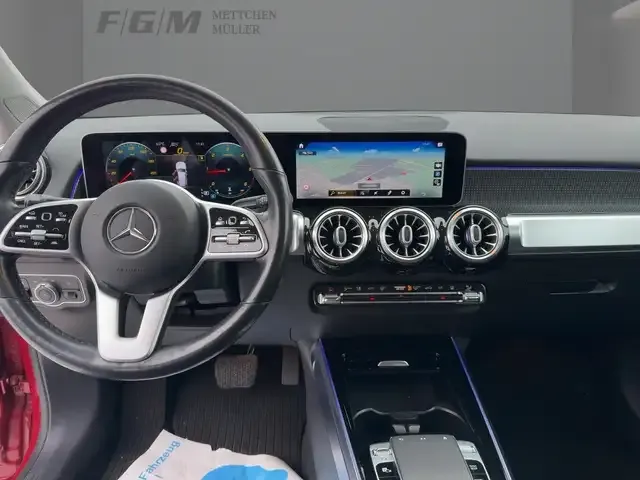 Mercedes-Benz GLB 220