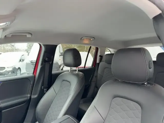 Mercedes-Benz GLB 220