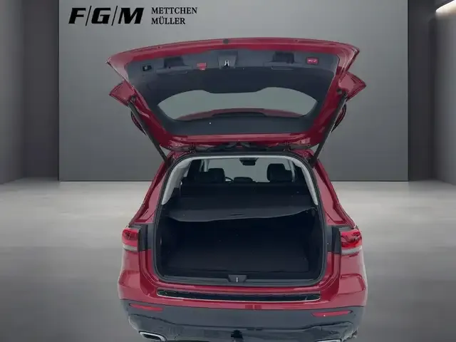 Mercedes-Benz GLB 220