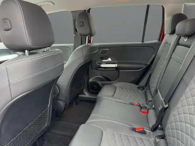 Mercedes-Benz GLB 220