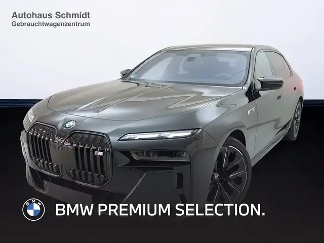 BMW i7