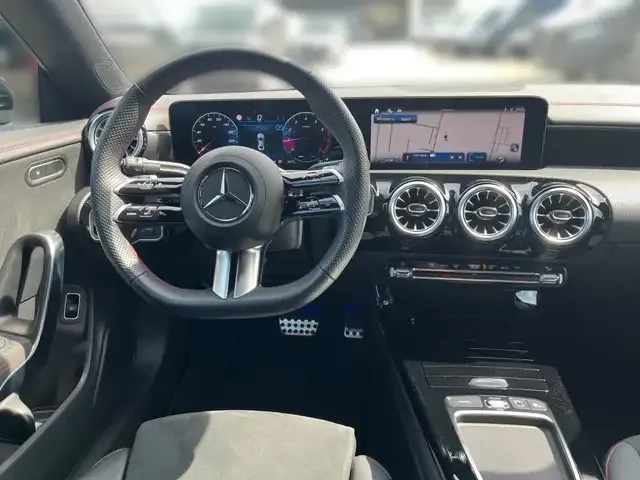 Mercedes-Benz CLA 200