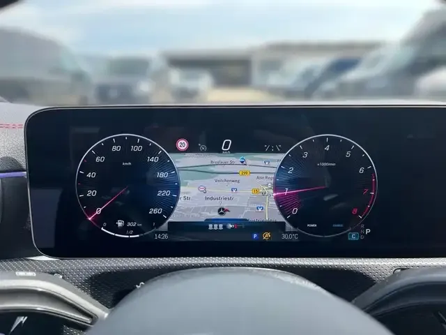 Mercedes-Benz CLA 200