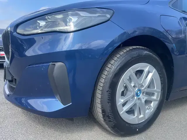 BMW 225