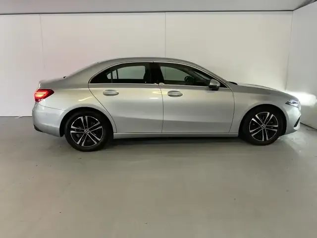 Mercedes-Benz A 220