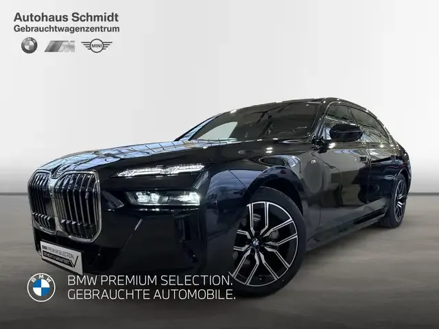 BMW i7