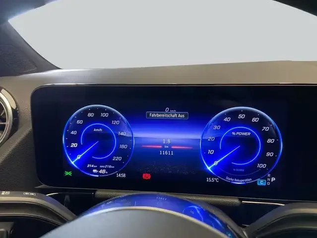 Mercedes-Benz EQA 300