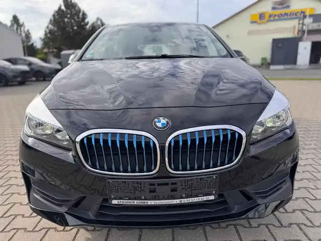 BMW 225
