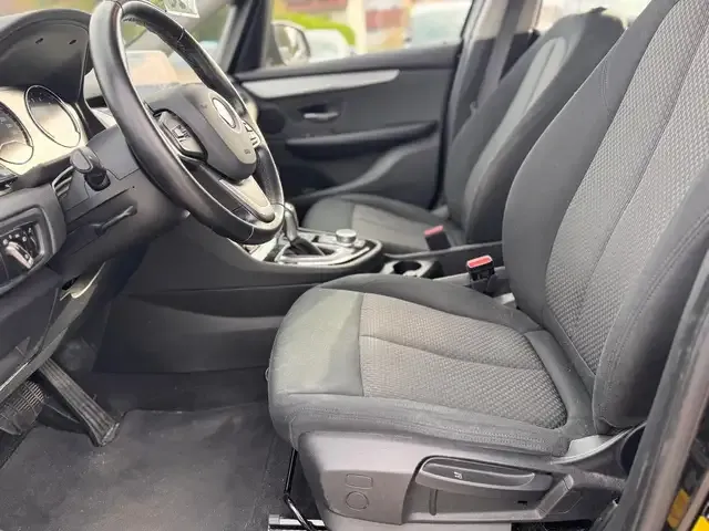 BMW 225