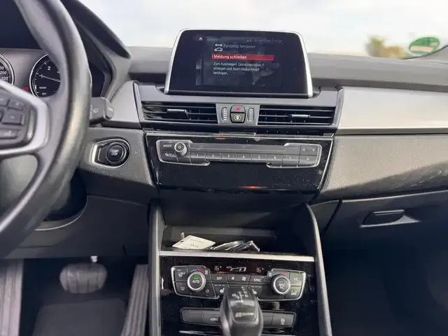 BMW 225
