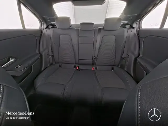 Mercedes-Benz A 220