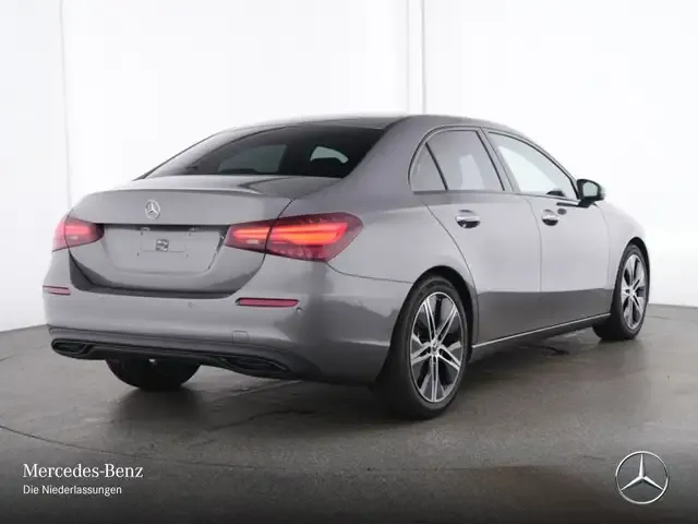 Mercedes-Benz A 220