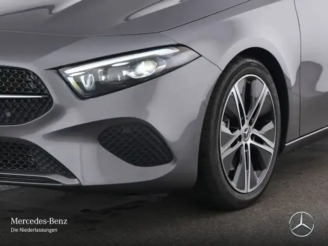 Mercedes-Benz A 220