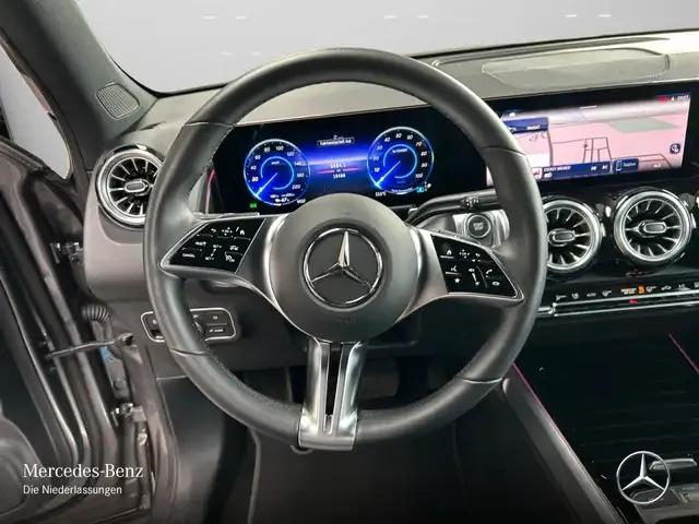 Mercedes-Benz EQB 300