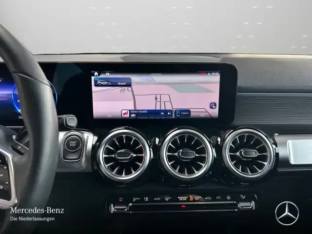 Mercedes-Benz EQB 300