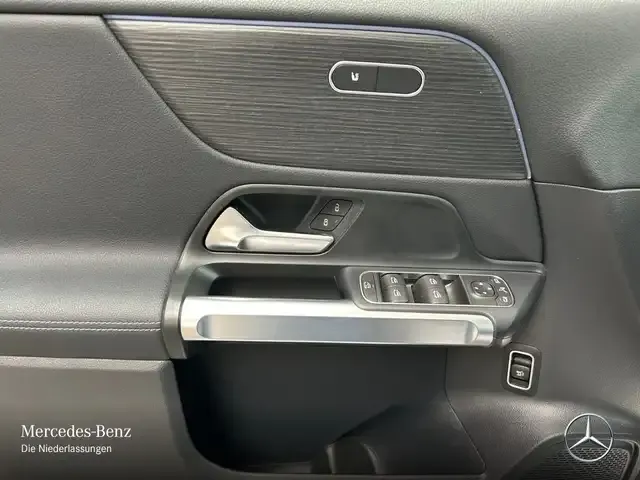 Mercedes-Benz EQB 300