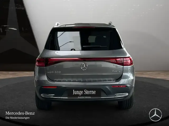Mercedes-Benz EQB 300