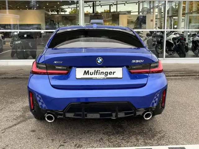 BMW 330
