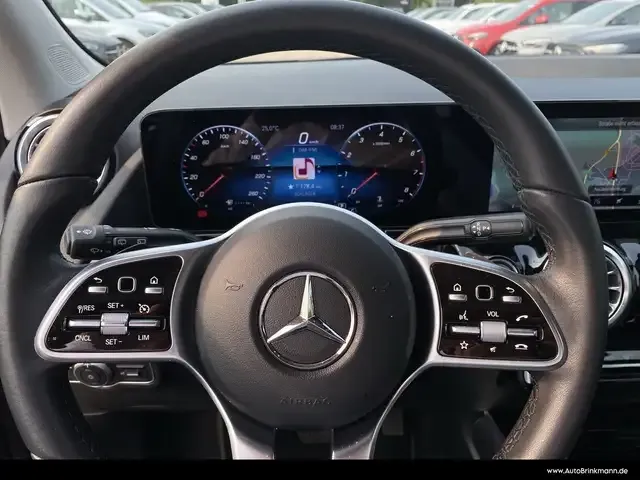 Mercedes-Benz GLA 180