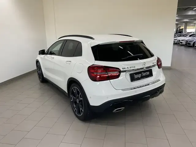 Mercedes-Benz GLA 250