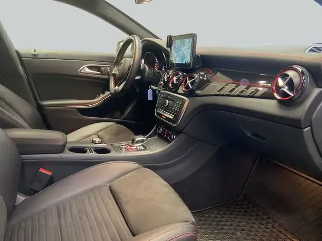 Mercedes-Benz CLA 45 AMG