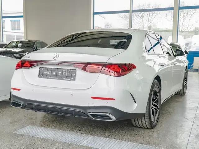 Mercedes-Benz E 200