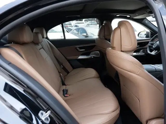 Mercedes-Benz E 200